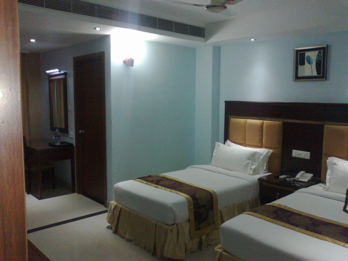 Hotel Hiton Perintalmanna Exterior photo